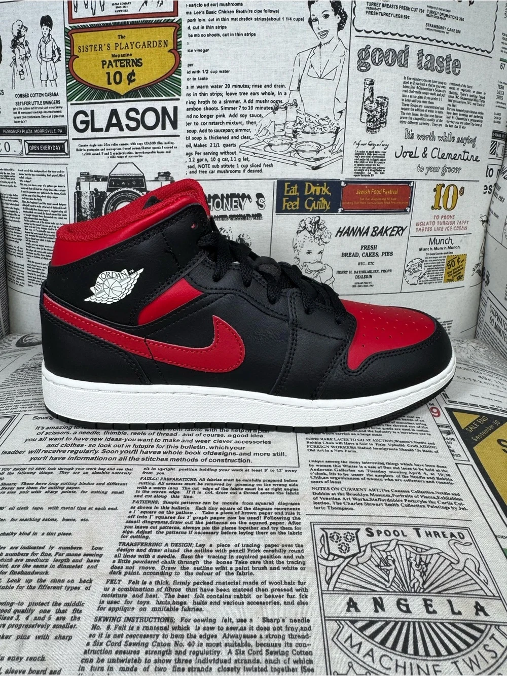 Nike Air Jordan 1 Mid Black Varsity Red GS DQ8423-067 7Y Women Size 8.5 No Box